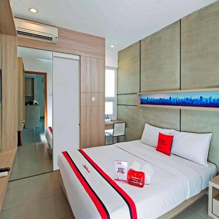 Reddoorz Plus @ Setiabudi Eight Jakarta Kültér fotó