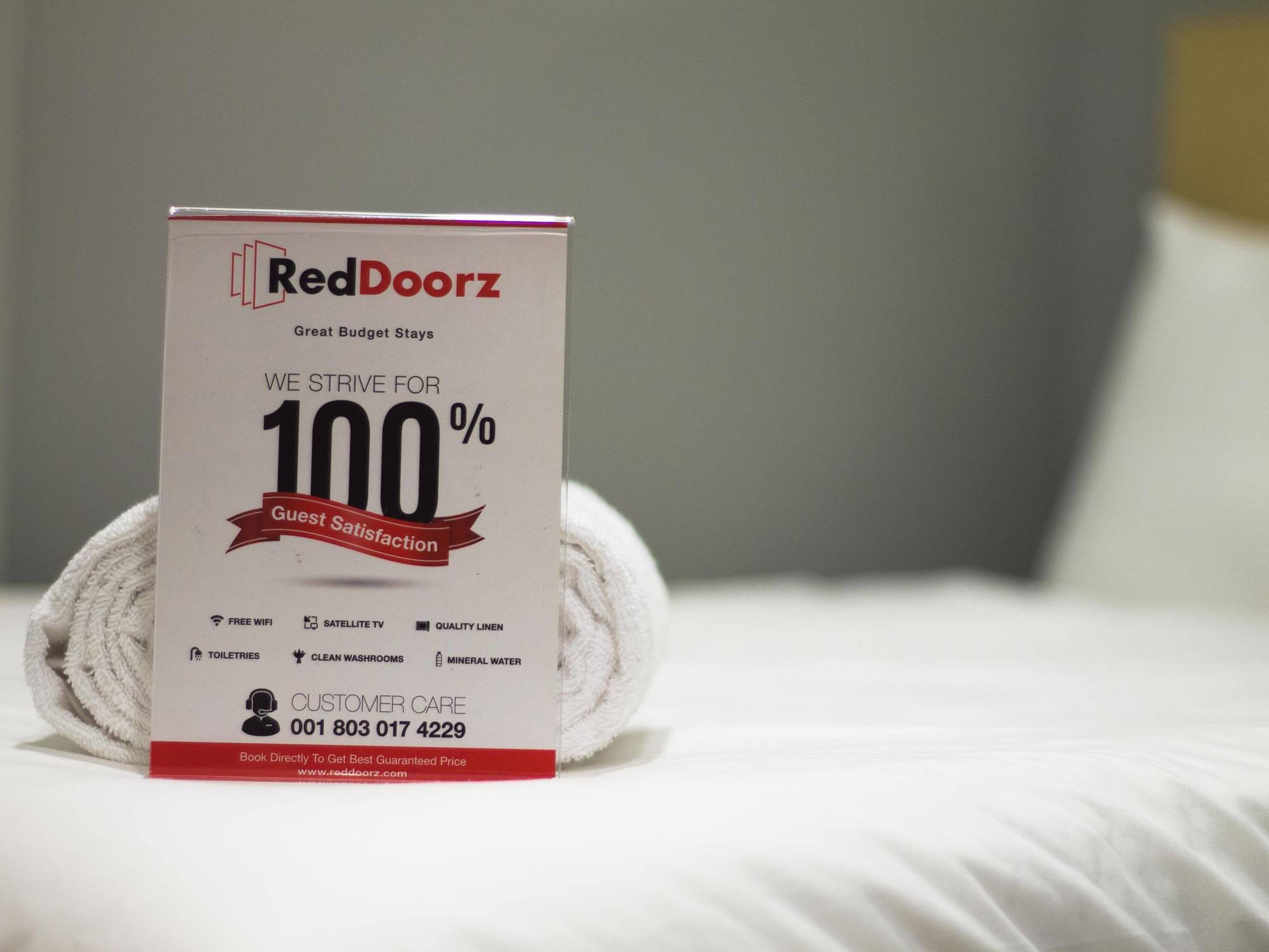 Reddoorz Plus @ Setiabudi Eight Jakarta Kültér fotó